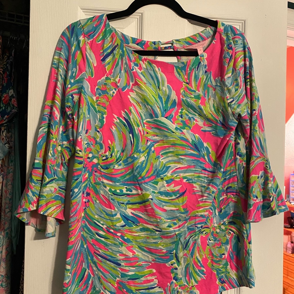 SOLD!! EUC Lilly Pulitzer 3/4 Bell Sleeve Waverly Top Size Medium